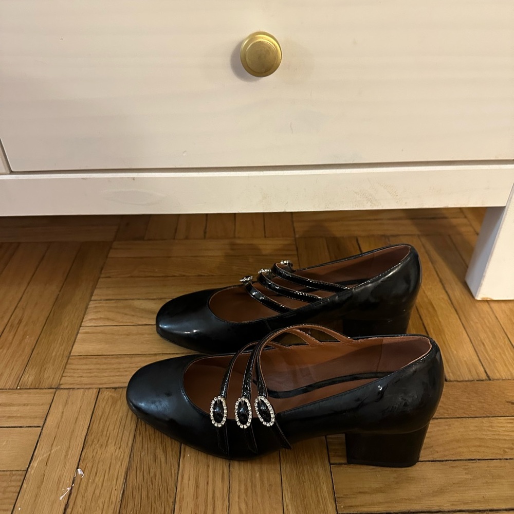 Reformation Mimi Buckle Pump 6.5 - Picture 4 of 8